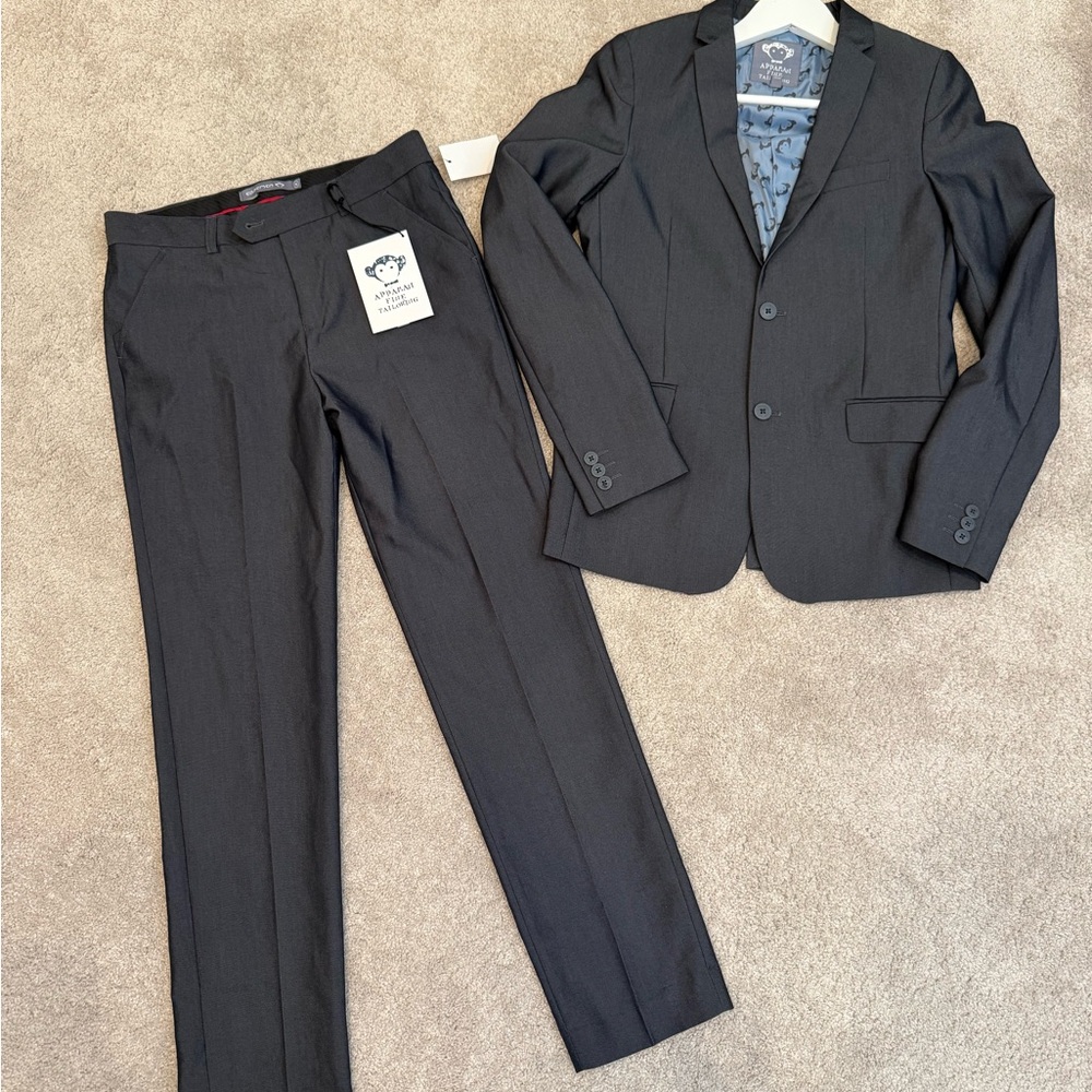 Appaman boys suit NWOT and NWT